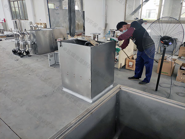 卫生间密闭式自动排渣污水提升设备检修口